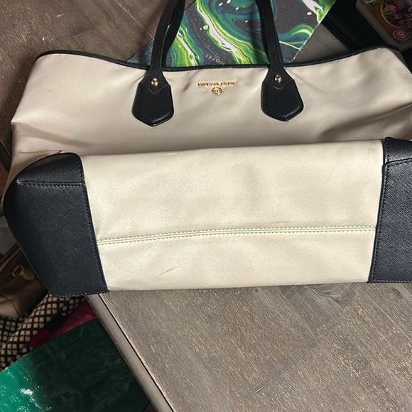 Michael Kors - Eva Large Nylon Gabardine Tote Bag - Picture 2 of 5